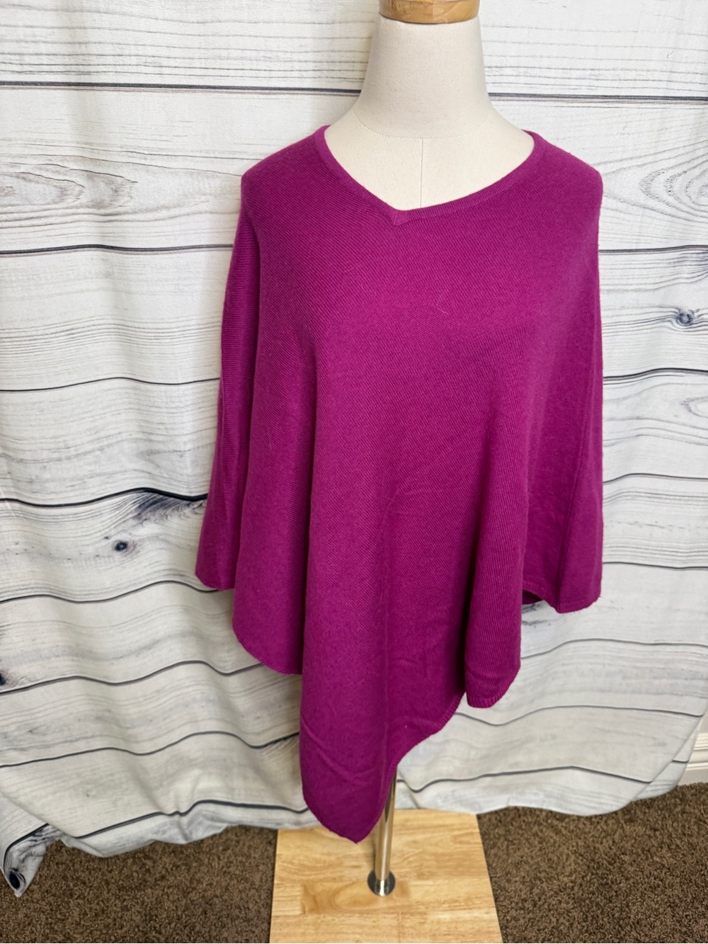 Women's cashmere V-Neck Poncho Wrap in Fuchsia